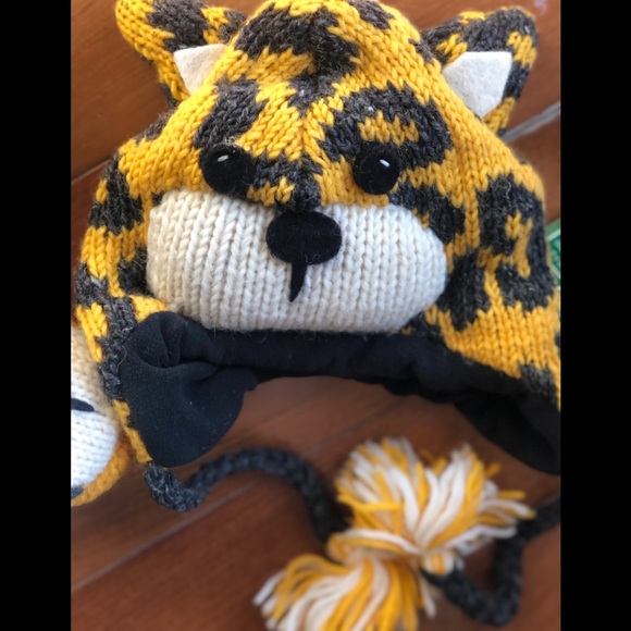 NWT!  Kyber Outerwear Wool Hat/Mitten Leopard Set - Picture 2 of 12